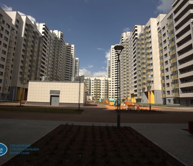 Жилой комплекс Триумф Парк, дом со встроенными помещениями и пятью подземными паркингами